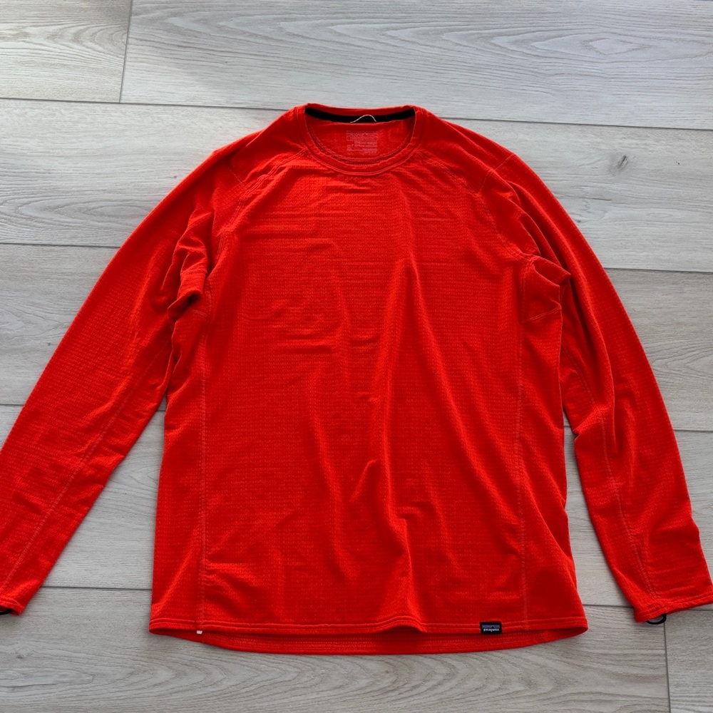 Patagonia Men's Vibrant orange Long Sleeve base layer. Size XL